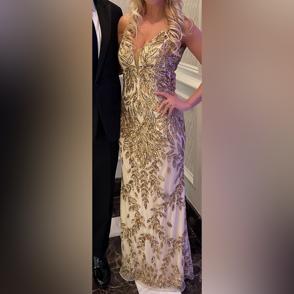 Mac Duggal Embellished Leaf Evening Gown Size 4